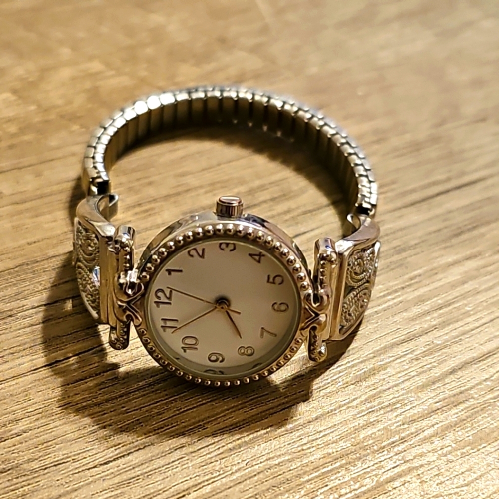 Silver Toned Wristwatch
